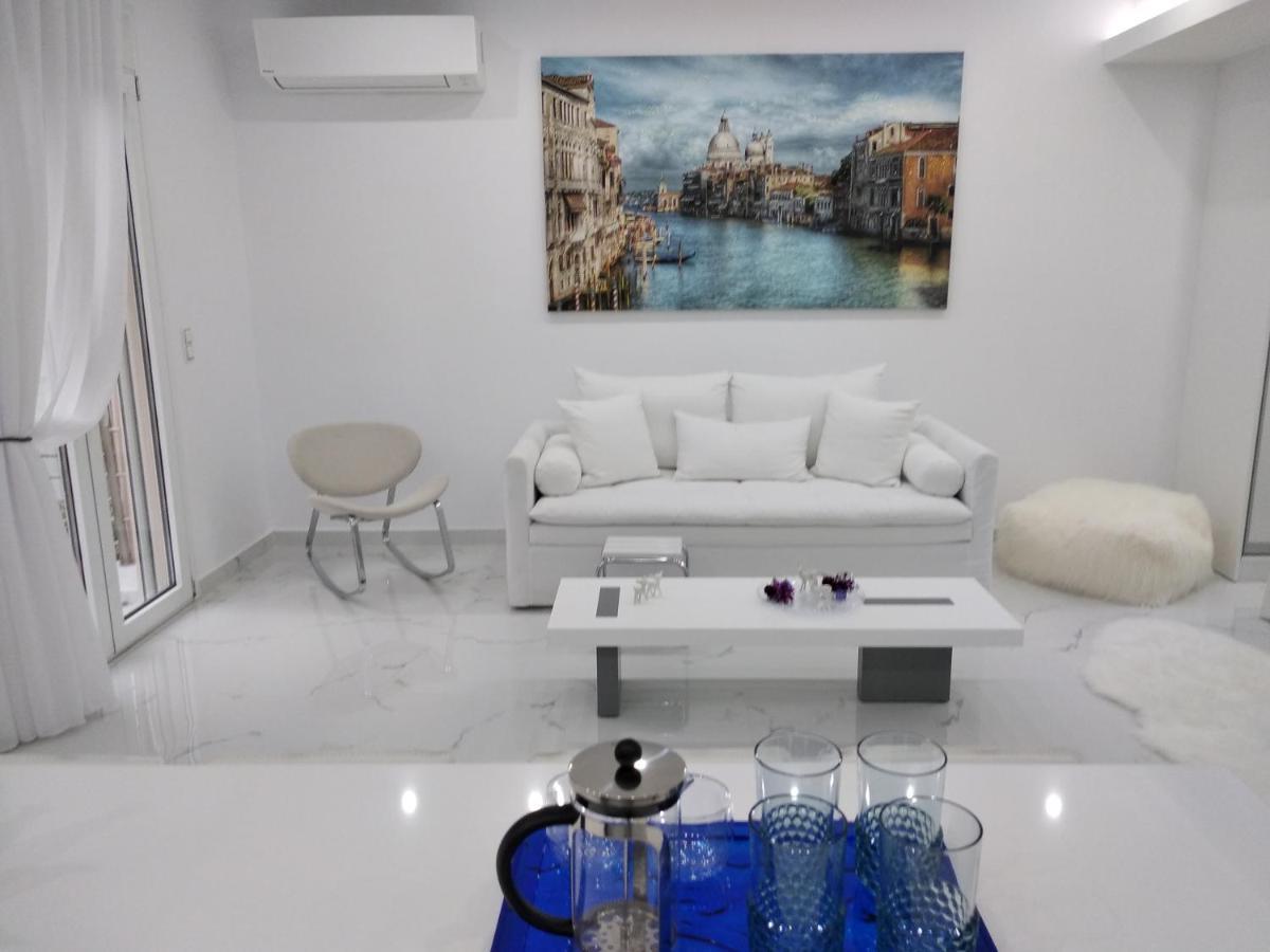 Despina's Lux Downtown Kandiye
